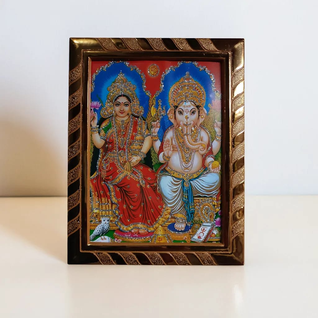 Maa Lakshmi & Lord Ganesha Jari Coated Religious Photo Frame | Idol for Home Temple, Office, Pooja Room, Dhanteras, Diwali & Laxmi Poojan | Festive Decorative Item | Gold (20x16 cm)